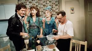 Künstliche textilien (wie polyester) laufen in der wäsche selten ein, sind aber schwerer dehnbar als natürliche textilien (wie baumwolle). Ein Herz Und Eine Seele Sendetermine 2019 Wann Lauft Silvesterpunch Im Tv Promiplanet