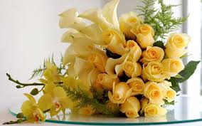 Ureaza un la multi ani! elegant, oferind buchete de flori si flori in cutii care se regasesc in colectia noastra speciala. Imagini Pentru Buchete Flori La Multi Ani Yellow Rose Flower Rose Flower Wallpaper Flowers