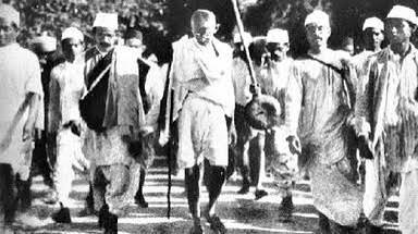 अहिंसा को राजनीतिक विचार बनाने वाले महात्मा, National Hindi News - Hindustan