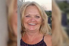 Woman flung from golf cart dies after landing