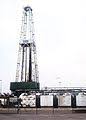 Iar petrolul este sursa noastră primordială pentru a hrăni mașinile. Petrol Wikipedia