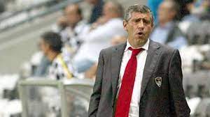 Voici le profil de l'entraîneur : Benfica Sack Santos Eurosport