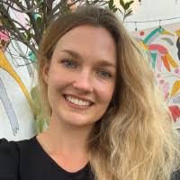 Hannah Smythe's Instagram, Twitter & Facebook