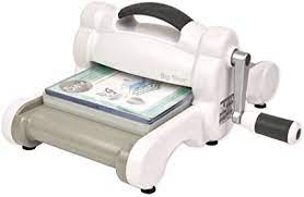 La fustellatrice manuale economica è semplice e compatta, l'ideale per piccole tirature. Sizzix Big Shot Machine Only 660200 Fustella Manuale E Goffratura Apertura 15 24 Cm Amazon It Casa E Cucina