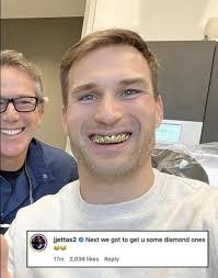 Mike Vick walked so Lamar could run : r/BlackPeopleTwitter