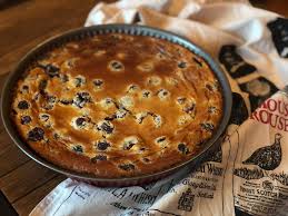 Clafoutis Aux Cerises De Cyril Lignac En 2020 Clafoutis Aux Cerises Recette Clafoutis Recettes De Cuisine