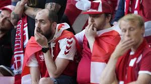 Yes, i can confirm that christian eriksen is on the transfer list. Fussball Reaktionen Zum Kollaps Des Danischen Fussballers Eriksen Sport Sz De
