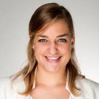 Michelle Hirt's Instagram, Twitter & Facebook