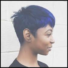 Kreative Kurze Haare Mit Blauen Highlights Fur Frauen Frisuren Tutorials Styling Kurzes Haar Highlights Kurze Haare Blaue Strahnchen