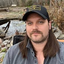 Chris Makris's Instagram, Twitter & Facebook