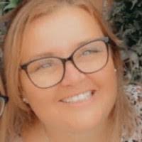 Elizabeth Eakes's Instagram, Twitter & Facebook