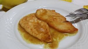 La sua carne tenerissima di petto di tacchino e il suo gusto delicato esalteranno gli ingredienti dei tuoi piatti a caldo e arricchiranno le tue preparazioni veloci a freddo. Petto Di Pollo In Salsa Al Limone