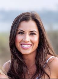 Rebecca Holz's Instagram, Twitter & Facebook