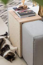 Diy Anleitung Fur Einen Couchtisch Als Katzen Kratzmobel Und Praktischer Beistelltisch Aus Holz Catbree Decoracion De Unas Estantes De Gato Decoracion De Gato
