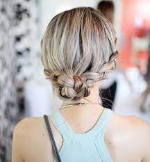 Short haircuts for round faces. 10 Chicest Waitress Hairstyle Ideas Trending In 2021