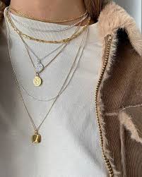 Camillebrinch I Love This Mix Of Gold Silver Necklaces Smykker Jewellery Feminine Ra Smykker Halssmykke Smykker Design