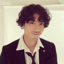 公式 ニッポンノワール 刑事yの反乱 さんはinstagramを利用しています 笑顔 貴重です 賀来賢人 nny メンズヘアカット 髪型 メンズ ニッポンノワール