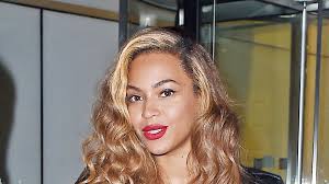 This is even more imperative if your hair is dyed. Beyonce S Blonde Waves And Red Lipstick Vogue