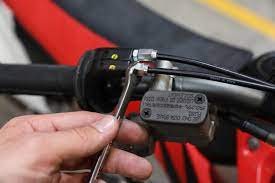 How To Adjust And Replace Your Motorcycle S Throttle Cable