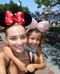 Kelli Ramirez's Instagram, Twitter & Facebook