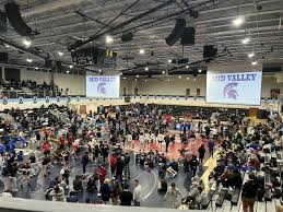 Semifinals set after first day of District 2 Wrestling Championships