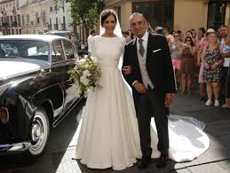¿a quién no le gusta un bizcocho? Boda De Rocio Osorno Asi Es El Vestido De Novia De Rocio Osorno Bulevar Sur