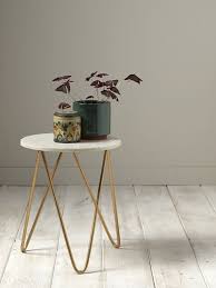 Découvrez nos tables de chevet chambre adulte en promotion avec des nouveautés toute l'année et dans tous les magasins but. Petite Table Marbre Dore Maison Vetement Et Deco Cyrillus Table D Appoint En Marbre Petite Table D Appoint Table Marbre