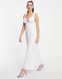 Non è finita qui, perché molti abiti della collezione asos bride sono perfetti anche per le feste pre o post matrimonio e sia che siano lunghi o corti sono stati creati per donare praticità e. Saldi Vestiti Lunghi Abbigliamento Donna Asos