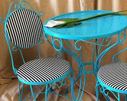 Sturdy construction and stunning ornate leaf pattern. Bistro Table And Chairs On Etsy A Global Handmade And Vintage Marketplace Vintage Patio Furniture Vintage Patio Metal Patio Furniture