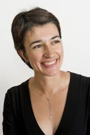 saica-tonia looking left