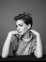 White Actress With Short Black Hair Anne Hathaway Short Black Hair Anne Hathaway Pixie Anne Hathaway Short Hair Pixie Hairstyles