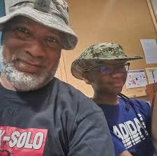 I loaded up the family last night to go look at Amish Christmas lights.