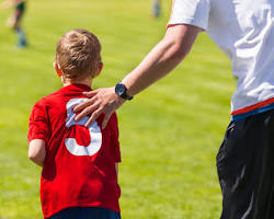 Play It Again Sports sponsoring a local youth sports team