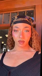 Hi everyone I am seeking some help with my work situation! I currently work  in account management and love the role responsibilites that come with it  but just not my specific field/company.