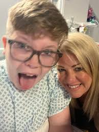 Soldier Tommy is back !! We had a tidy up around the display and the  gateway before rain stopped play 💦💦💦