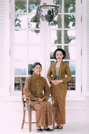 Kedua pasangan jawa ini berpose layaknya bangsawan. 29 Indonesian Wedding Ideas Indonesian Wedding Kebaya Wedding Javanese Wedding