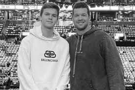 He was born in 2002, a year after ballack's eldest son, louis, and three years before his. F8oegltl8jjllm