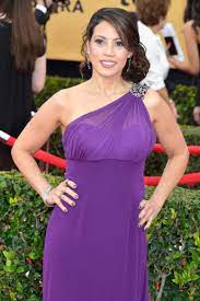 She was a member of the labyrinth theater company. Orange Is The New Black S Elizabeth Rodriguez Is Starring In Fear The Walking Dead