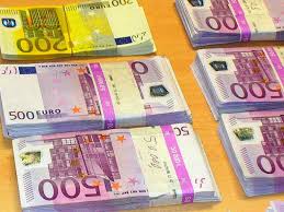 Euro kurları konusunda en çok araştırılan dolar fiyatı güncel rakamı yukarıdaki tabloda yer. 71 Jahriger Schmuggelt 330 000 Euro In Der Reisetasche Lorrach Badische Zeitung
