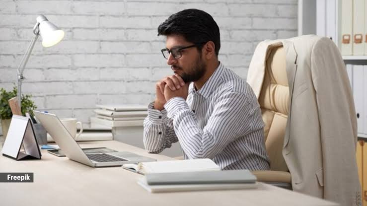 Sitting long hours linked to early death: Here's how you can reduce risk |  Fitness News - The Indian Express