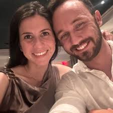 Avery's pink double-door car kennel setup with name plate