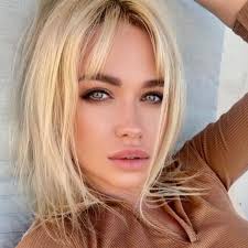 Mila Rubio's Instagram, Twitter & Facebook