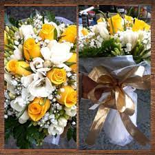 Quali fiori per le nozze d'oro? Bouquet Per 50 Anni Di Matrimonio Fiori Fasce Floreali Bouquet