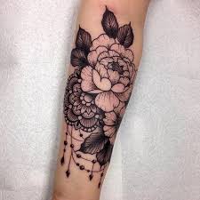 Pearls Would Be Draping From Flowers On Mine With An Old Heart Shaped Lock Mandalatattoo Tattoos Body Art Tattoos Pretty Tattoos