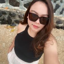 Persahabatan sejati tumbuh dari ketulusan, bukan dari kebutuhan akan  pengakuan atau keuntungan. Ia tidak mengenal iri hati, karena dalam  persahabatan yang sejati, kebahagiaan sahabat dianggap sebagai kebahagiaan  sendiri. Tidak ada ruang untuk