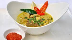 Empal gentong adalah kuliner khas cirebon, bahan utamanya daging & jeroan sapi, kuahnya menggunakan berbagai rempah & santan, biasanya disajikan dengan taburan kucai & cabe. Resep Empal Gentong Cirebon Lengkap Cara Bikinnya Tribun Pontianak