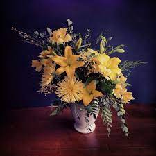 Fuji Mums Lilies And Alstroemeria Flower Arrangements Alstroemeria Flowers