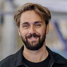 Hello friends & colleagues! Writing to share that I recently moved