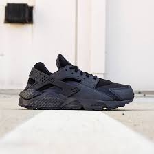 Black And White Huaraches Womens Nike Women Air Huarache Run Black Black In 2020 Huaraches Nike Shoes Tumblr White Nike Shoes