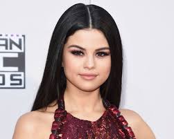Selena Gomez Returns to the Studio